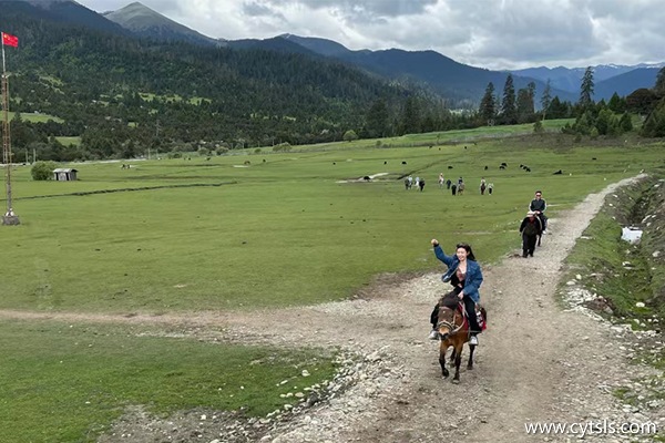 國(guó)慶三人去西藏旅游費(fèi)用多少